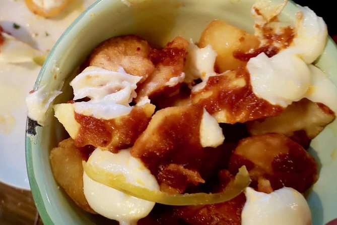 Barcelona Poble Sec Tapas & Wine Tour - The guide factor: why a good host makes the tour feel worth it