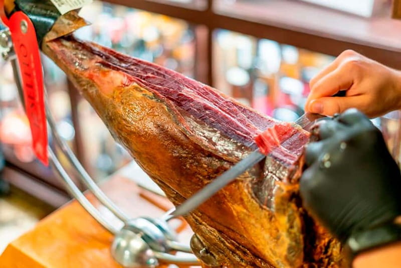 Barcelona: Private Tapas & Wine with Flamenco Show Old Town - Palau Dalmases flamenco: the stage you want for an intimate show