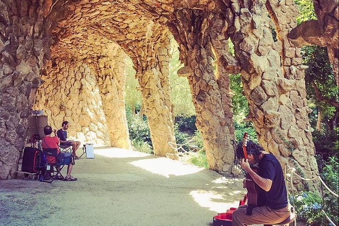 Barcelona: Sagrada Familia, Park Guell & Tapas Private Tour - Park Güell tickets included: views, mosaics, and timing