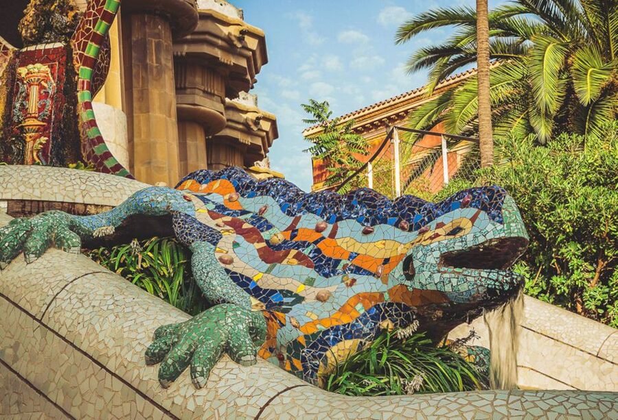 Barcelona: Sagrada Familia, Park Guell & Tapas Private Tour - Optional tapas lunch: a proper break, not just a pause