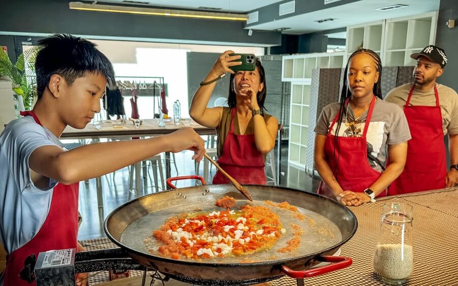 Barcelona: Seafood Paella ★Maestro★ & Tapas & Sangria - The Seafood Paella Class: Family Steps and the Crispy-Bottom Goal