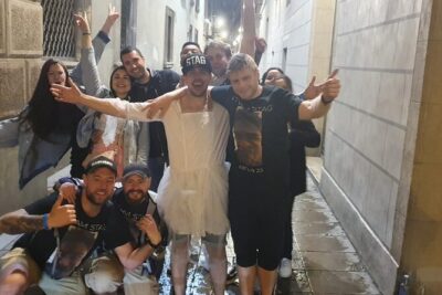 Barcelona speakeasy tapas pub crawl with hidden bars - Milan’s cocktail bar: the welcome drink zone and the group vibe