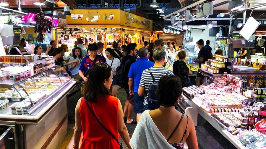 Barcelona: Street Food & Sightseeing Tour with Local Market - Key points before you go