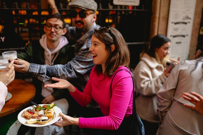 Barcelona Tapas Food Tour with Lunch or Dinner in El Born - Alcohol, age rules, and how the tour handles different diets
