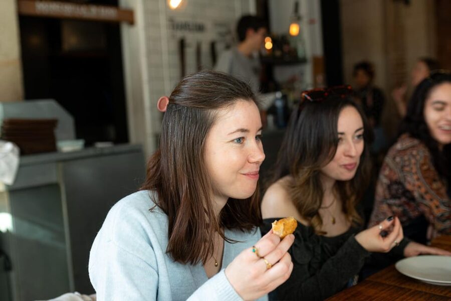 Barcelona: Tapas Tour with Food Tastings and Drinks - The 2.5-hour flow: how the pace balances walking and eating