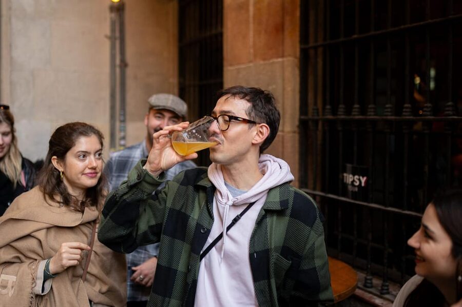 Barcelona: Tapas Tour with Food Tastings and Drinks - Vegetarian is covered, but vegan and gluten-free aren’t