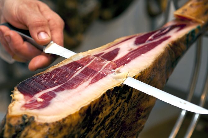 Barcelona Tapas & Wine Experience as a Local at Hidden Wineries - Basilica de Santa Maria del Mar: history you can stand in