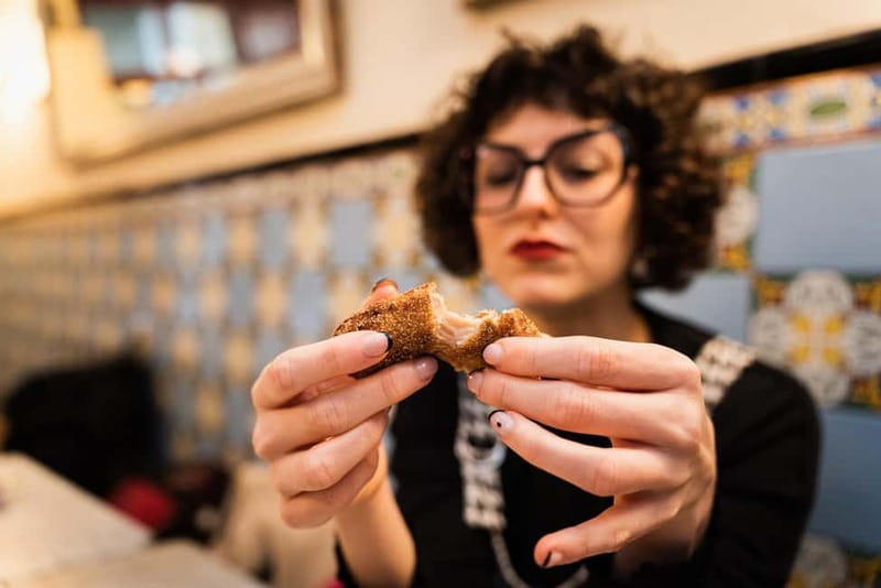 Barcelona: The Ultimate Local Tapas & Drinks Food Tour - Vermuteo in Action: Local Wine, Herbs, and Proper Pace