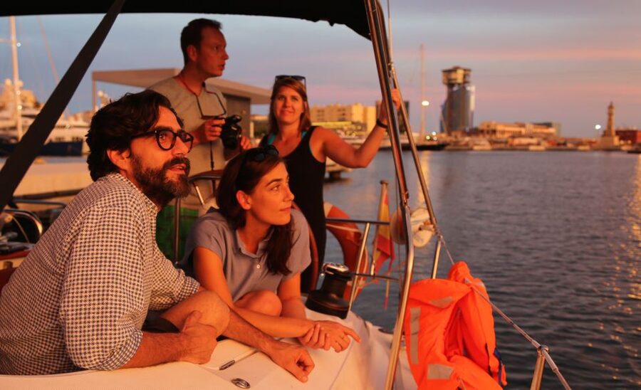 Barcelona: Unique Sunset Sailing Tour with Tapas & Open Bar - Key reasons this sailing tour works