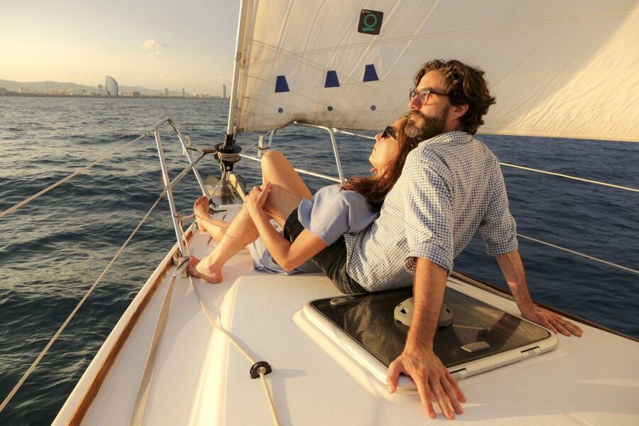 Barcelona: Unique Sunset Sailing Tour with Tapas & Open Bar - Why a 2-hour sunset sail beats another dinner plan