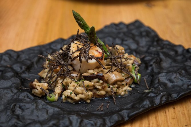 Barcelona Wine and Gourmet Tapas Tour - La Pedrera at the start: where Gaudí meets your appetite