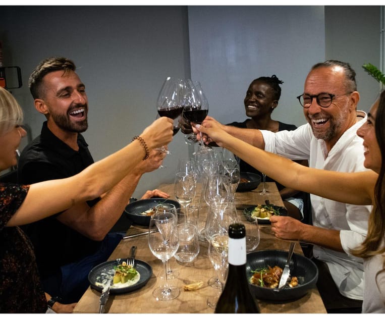 Barcelona: Wine Tasting and Tapas 5-Course Pairing Dinner - Key things that make this dinner click