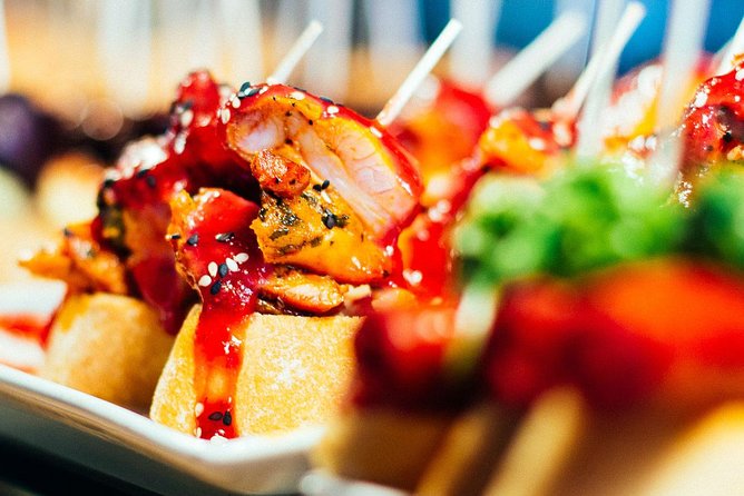 Barcelona With Locals: Wine and Tapas Private Tour - Timing and walking: how to be ready for 2.5 hours on your feet