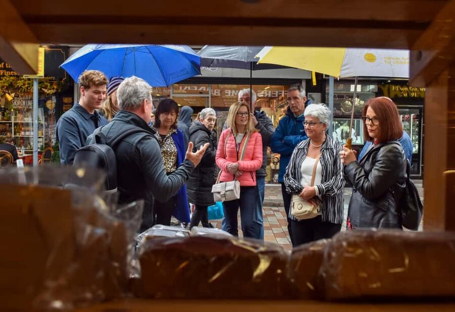 Belfast: Food Tour with 10+ Tastings of Bread, Beer, Seafood - Belfast City Hall Start: What the Tour Feels Like Right Away