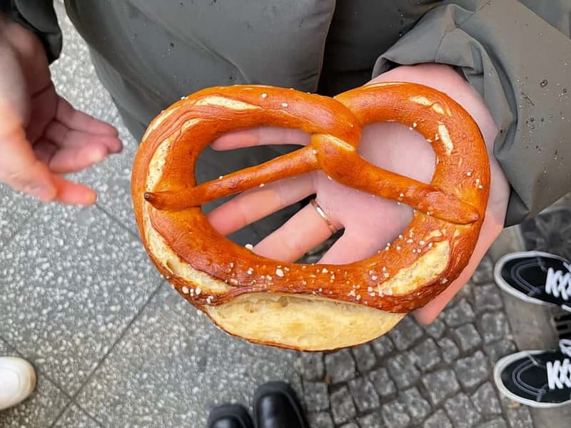 Berlin: Guided Street Food Tour with Tastings - Meeting at The Sanctuary bakery on Torstraße (and what it signals)