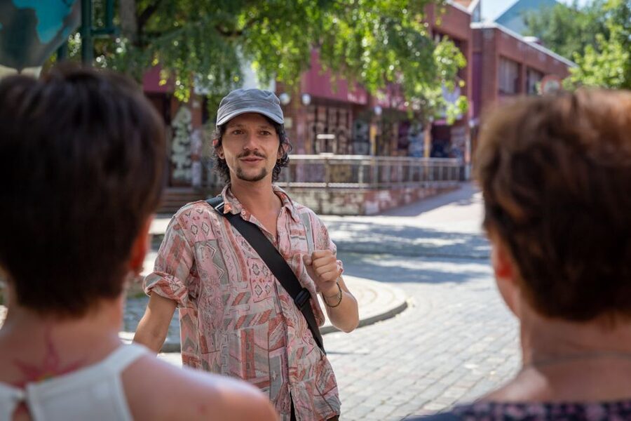 Berlin: Mitte Culinary Food Tour - Hackesche Höfe: the welcome, then history at walking speed