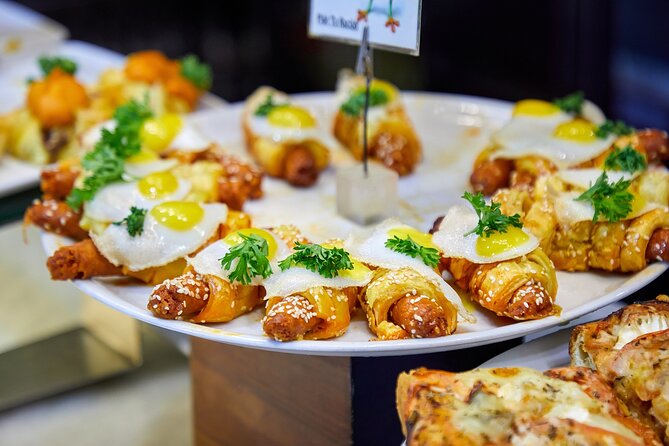 Bilbao Food Tour – Basque Gastronomy Experience - Palacio de la Diputación and Palacio Yohn: History breaks plus a view to finish strong