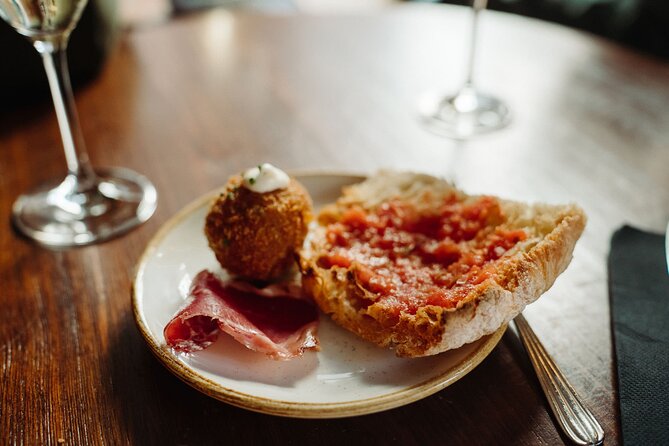Bohemian Barcelona Neighborhood Evening Tapas & Wine Tour - Stop 1: Santagustina and a proper toast of Cava