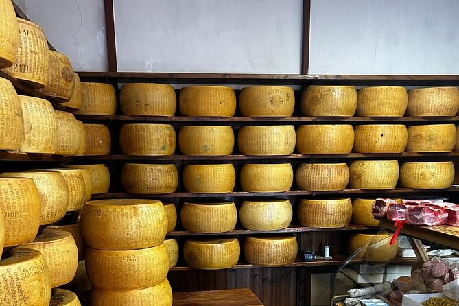 Bologna Food Tour and Enogastronomia Experience with Local Chef - Via Ugo Bassi portici walk: gelato with the city’s signature style
