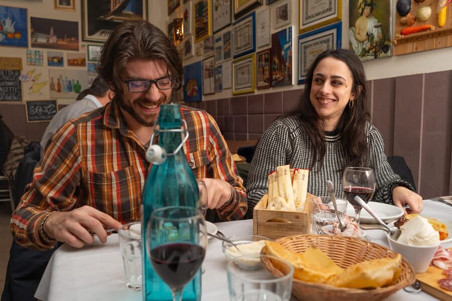 Bologna: Food Tour with Pasta Tasting & Local Specialties - Start at Feltrinelli: the easiest way to get your Bologna footing