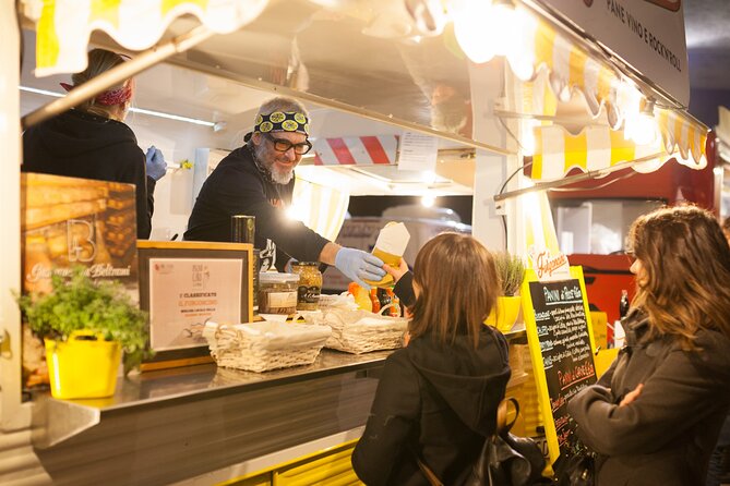 Bologna: Full meal Food Tour with Local Delights by Do Eat Better - Stop 5 at Palazzo Ruini: gelato or Torta degli Addobbi