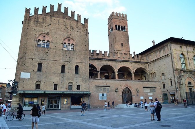 Bologna Private Food Tour with 6 or 10 Tastings - Quick hits to know before you go