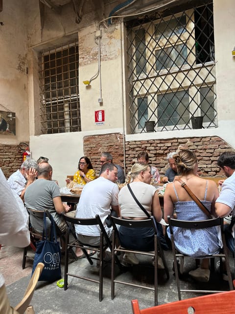 Bologna: Walking Food Tour and Highlights with a Local Guide - Diet Needs: Who It Works For (and Who Should Skip)