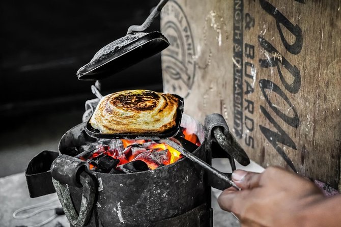 Bombay Express Mumbai Food Tour with 15+ Tastings - Zaveri Bazaar and Khau Galli: where alley food earns its reputation