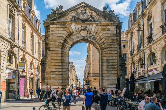 Bordeaux Food Tour – A Full French Meal by Do Eat Better - Saint-Pierre district walking: medieval streets plus iconic Bordeaux sweets