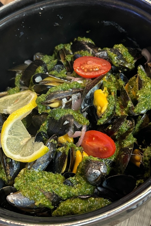 Bordeaux: Foodie Tour - Safety and sharing: small groups, gel, and practical pacing
