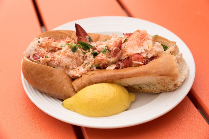 Boston Private Food Tour of 6+ Tastings, Cannoli, Lobster Roll - Meeting at the Holocaust Memorial and ending on Hanover Street