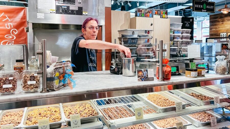 Boston's North End: Secret Food Tour - Cannoli Wars Finish: A Dessert Worth the Walk