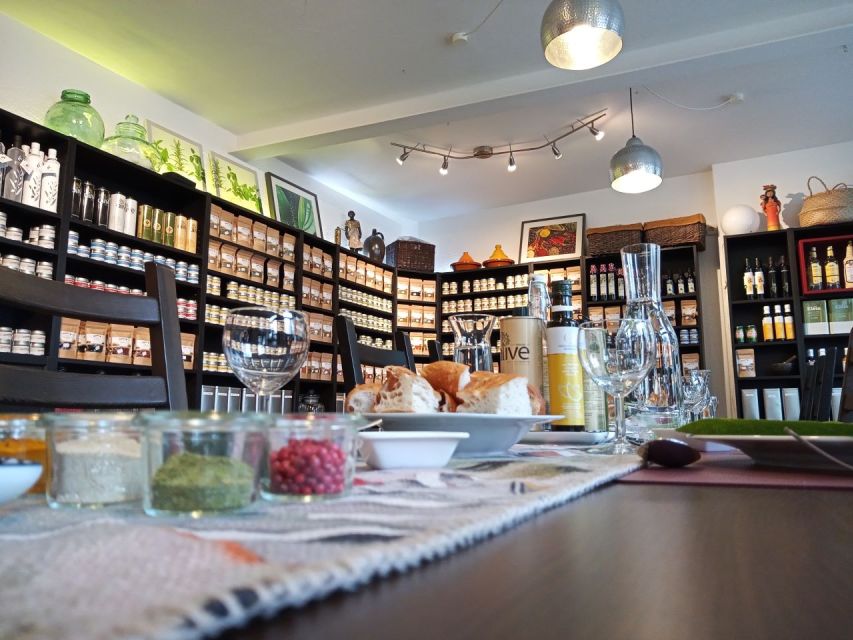 Braunschweig: Guided Walking Tour with Food Tastings - Magniviertel and the Oldest-Part Feel