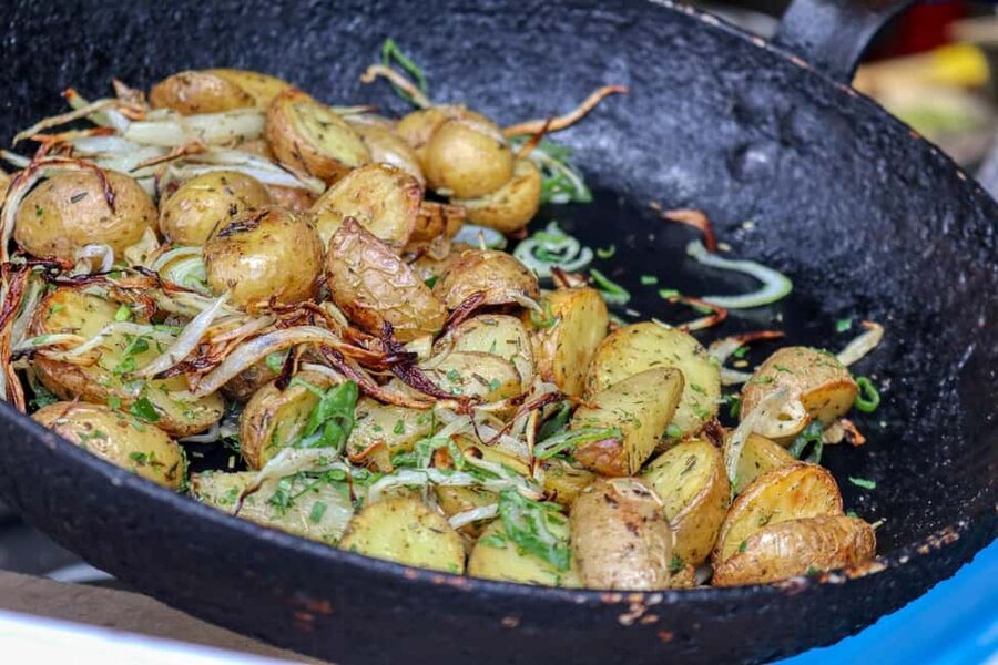Bremen: Culinary Old Town Tour - with unique locations - Key things to know before you go