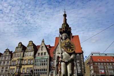 Bremen: Culinary Old Town Tour - with unique locations - The route: Domshof, Marktplatz, Böttcherstraße, and Schnoor