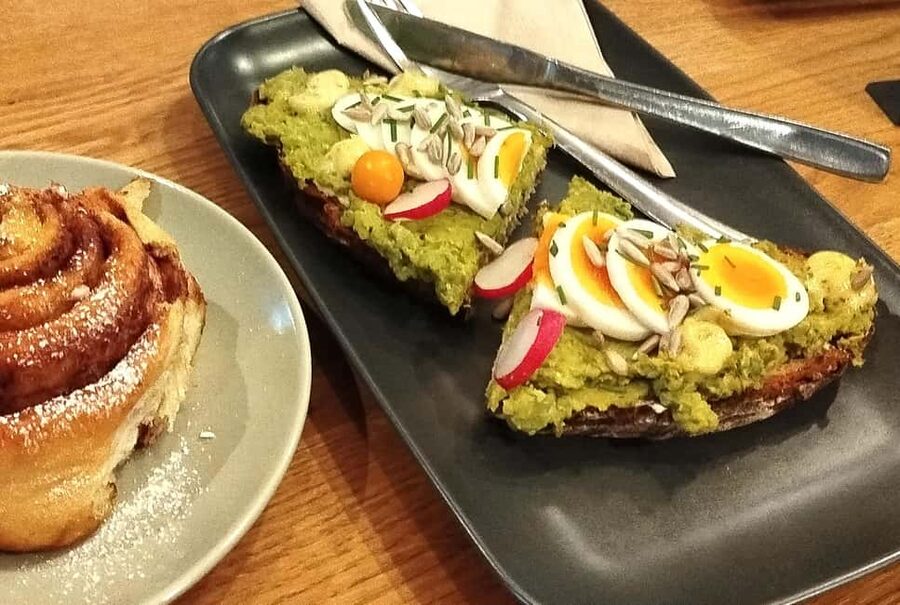 Bremen: Culinary Old Town Tour - with unique locations - Pacing, comfort, and what to wear