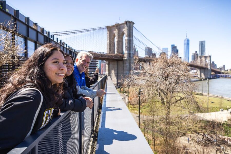 Brooklyn Food Tour: Heights, DUMBO & Bridge Views - DUMBO Final Stop: Cobblestones, the Archway, and Views Built for Photos
