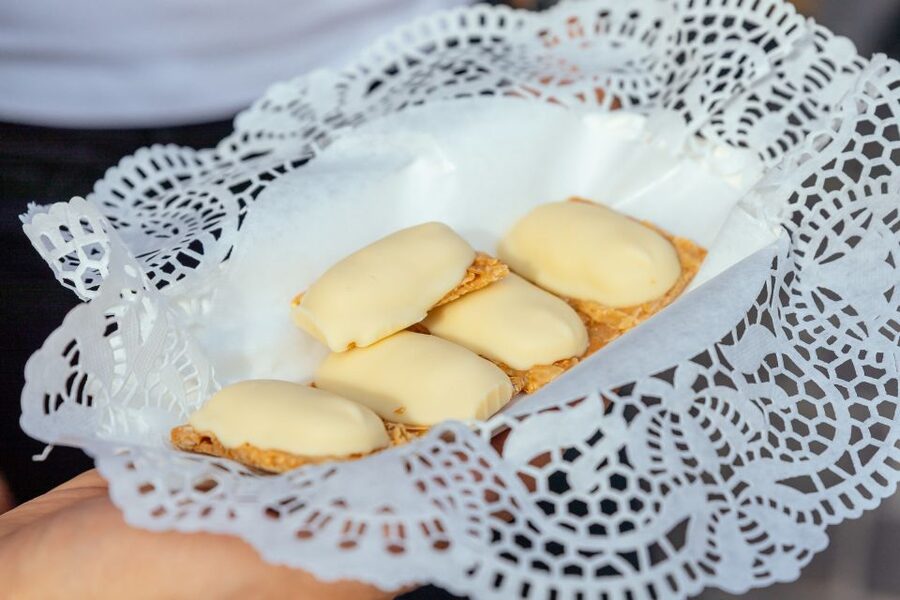 Bruges: Private Food Tour – 10 Tastings with Locals - How Much Walking to Expect (and How to Plan Around It)