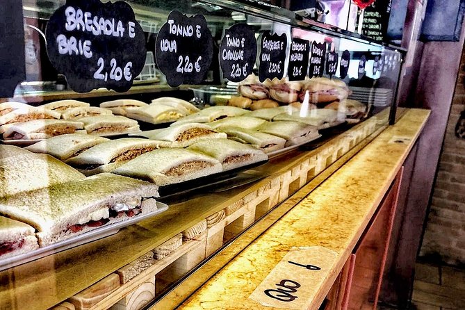 Brunetti's Venice: A Culinary Journey Through Leon's Mysteries - Getting the most out of a small group (especially in Venice)