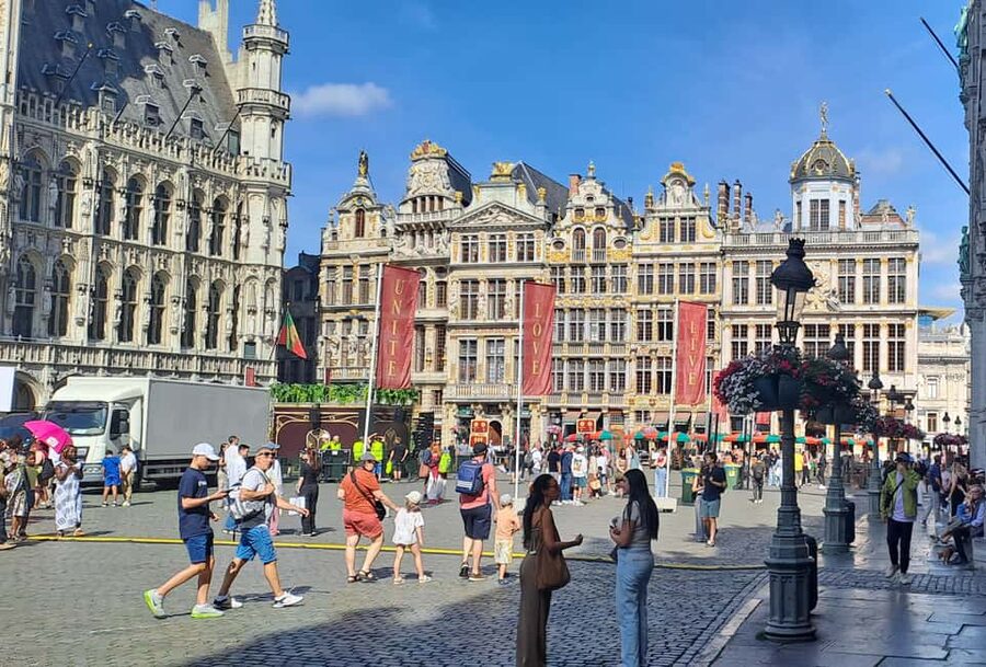 Brussels: Walking Food Tour with Chocolate, Beer, & Waffles - Price and Pace: Is $111 Good Value for What You Get?