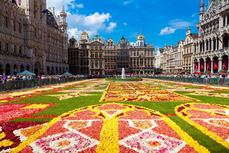 Brussels: Walking Food Tour with Chocolate, Beer, & Waffles - Four Chocolate Tastings at Brussels Chocolatiers (Peru, Madagascar, and Truffle Champagne Rosé)