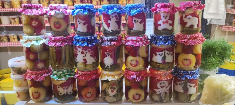 Budapest: Central Market Hall Guided Food Tour with Tastings - The 40-minute format: short walk, clear stops