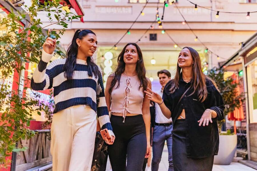 Budapest: Guided Foodie Walking Tour with Food and Drinks - Should You Book This Budapest Food and Drinks Tour?