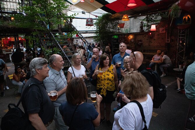 Budapest Ruin Bars Evening Walking Tour with Drinks & Street Food - Szimpla Kert and Other Ruin Bars: What to Look For at Each Stop