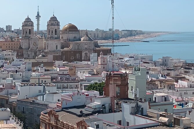 Cadiz Food Tour: Tapas, Drinks and Delights with a Local - Ending near City Hall with sherry (and a classic Cadiz finish)