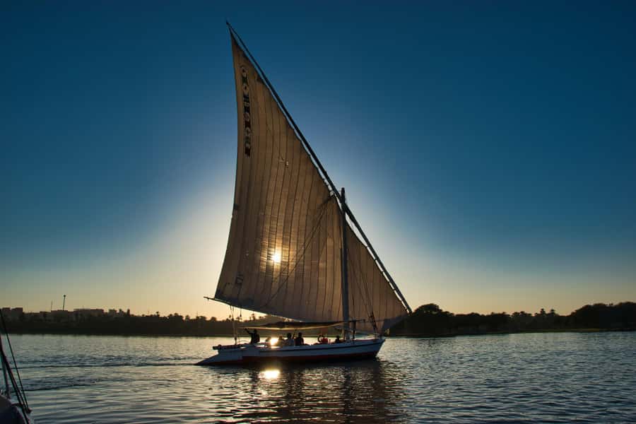 Cairo: Sunset Felucca Ride and Food Tour With Private Guide - What You’ll Eat: Koshari, Oriental Flavors, and Sweets at Night