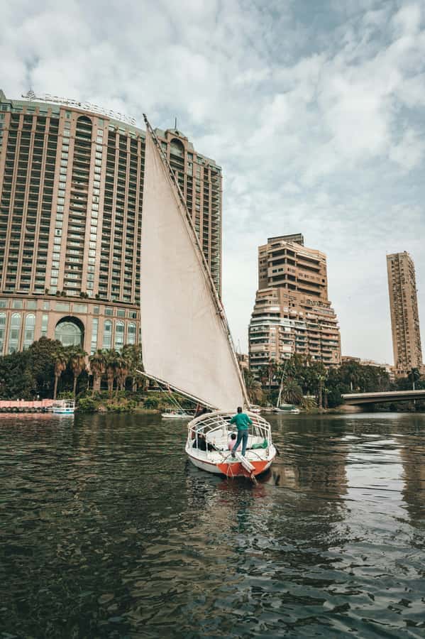 Cairo: Sunset Felucca Ride and Food Tour With Private Guide - Your Guide Can Make or Break It: Egyptologist Insights in Plain English