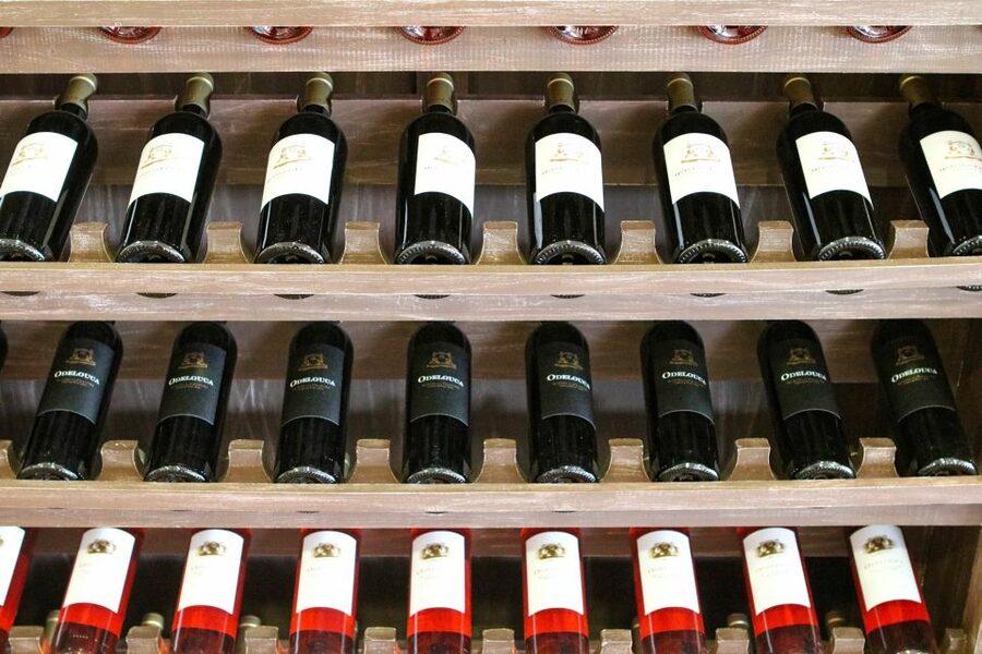 Carvoeiro/Portimão/Alvor: Wine Tour w/ Tasting, Tapas, Music - Who this tour suits best