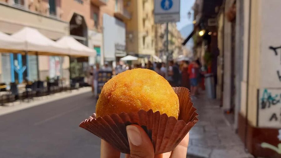 Catania: Street Food Guided Walking Tour - Guide Style: Local Stories That Make the Walk Feel Personal