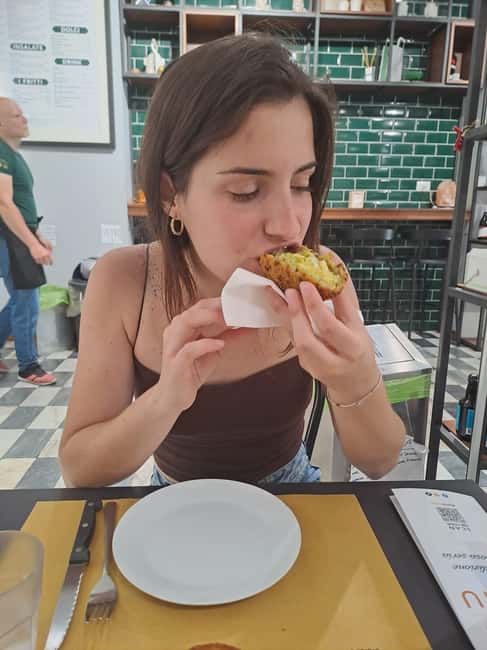 Catania: Street Food Guided Walking Tour - Catania Cathedral and the Big-Name Moments You Actually Need